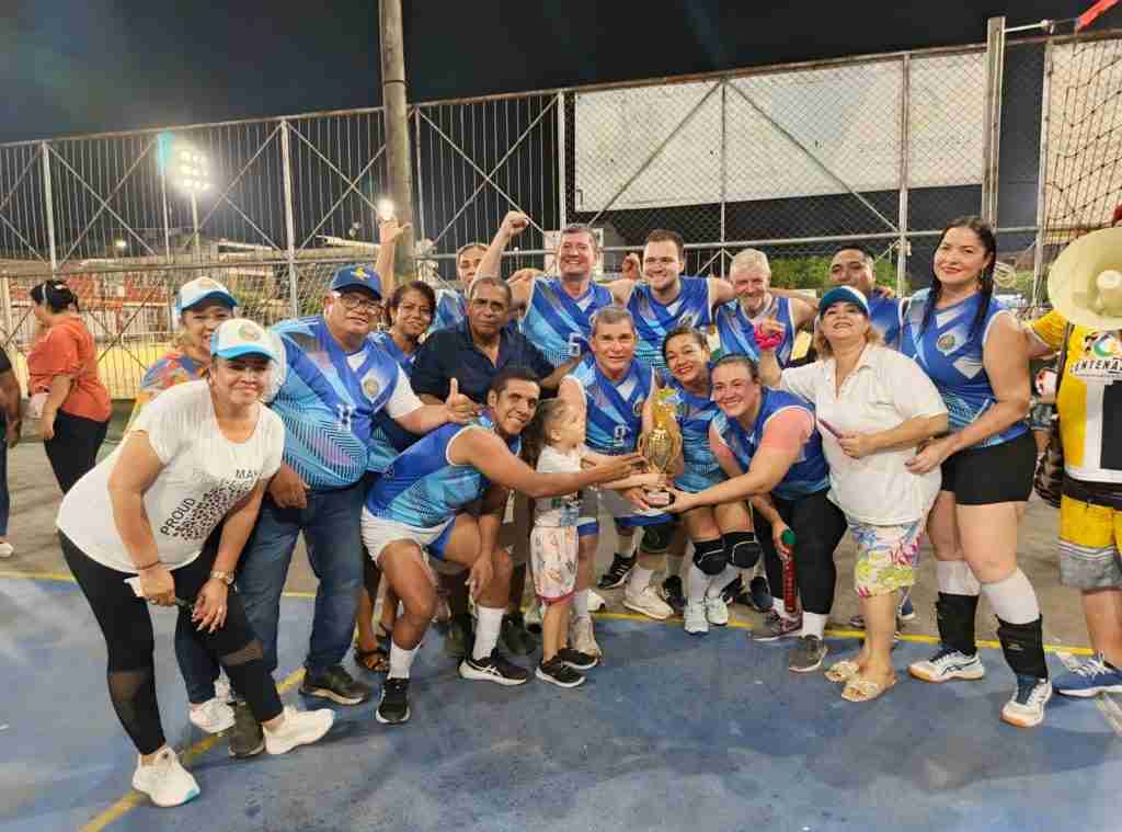 Campeón de los primeros juegos intersindicales